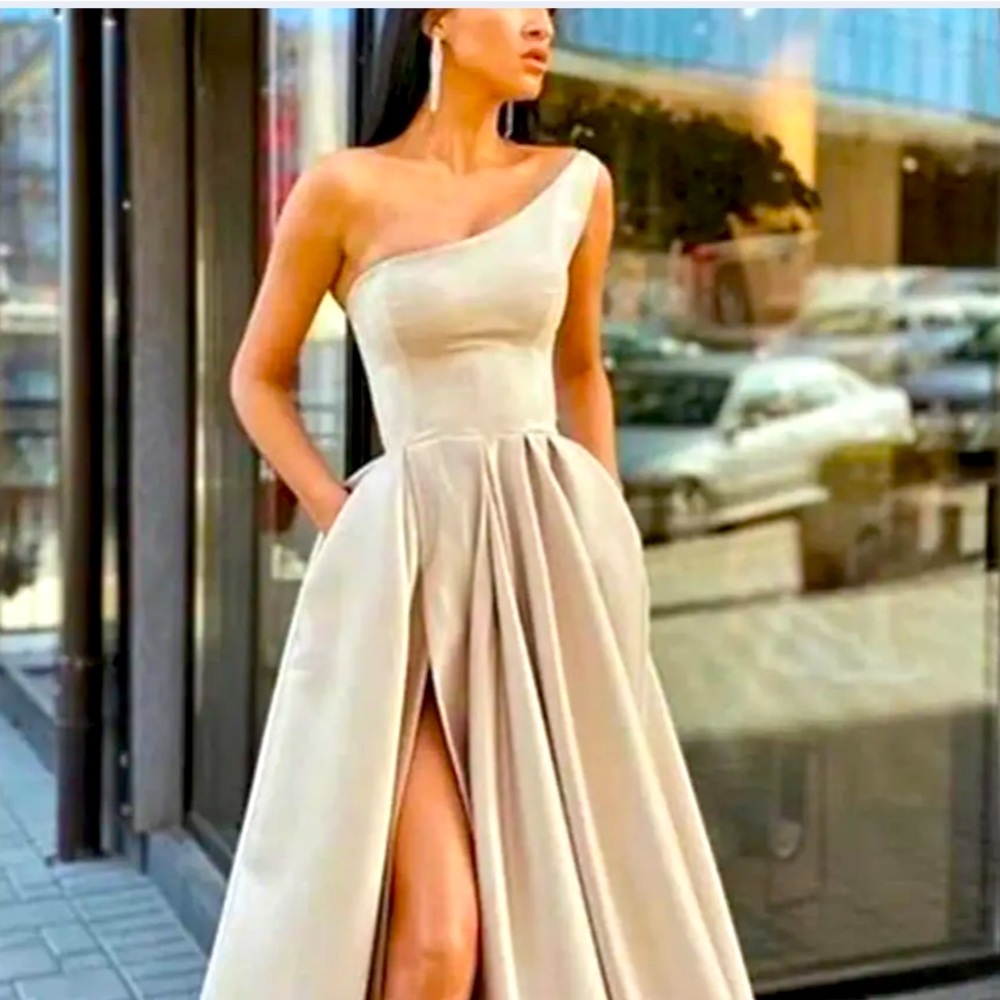 NWOT- size 4, light gold dress for prom, wedding, etc.